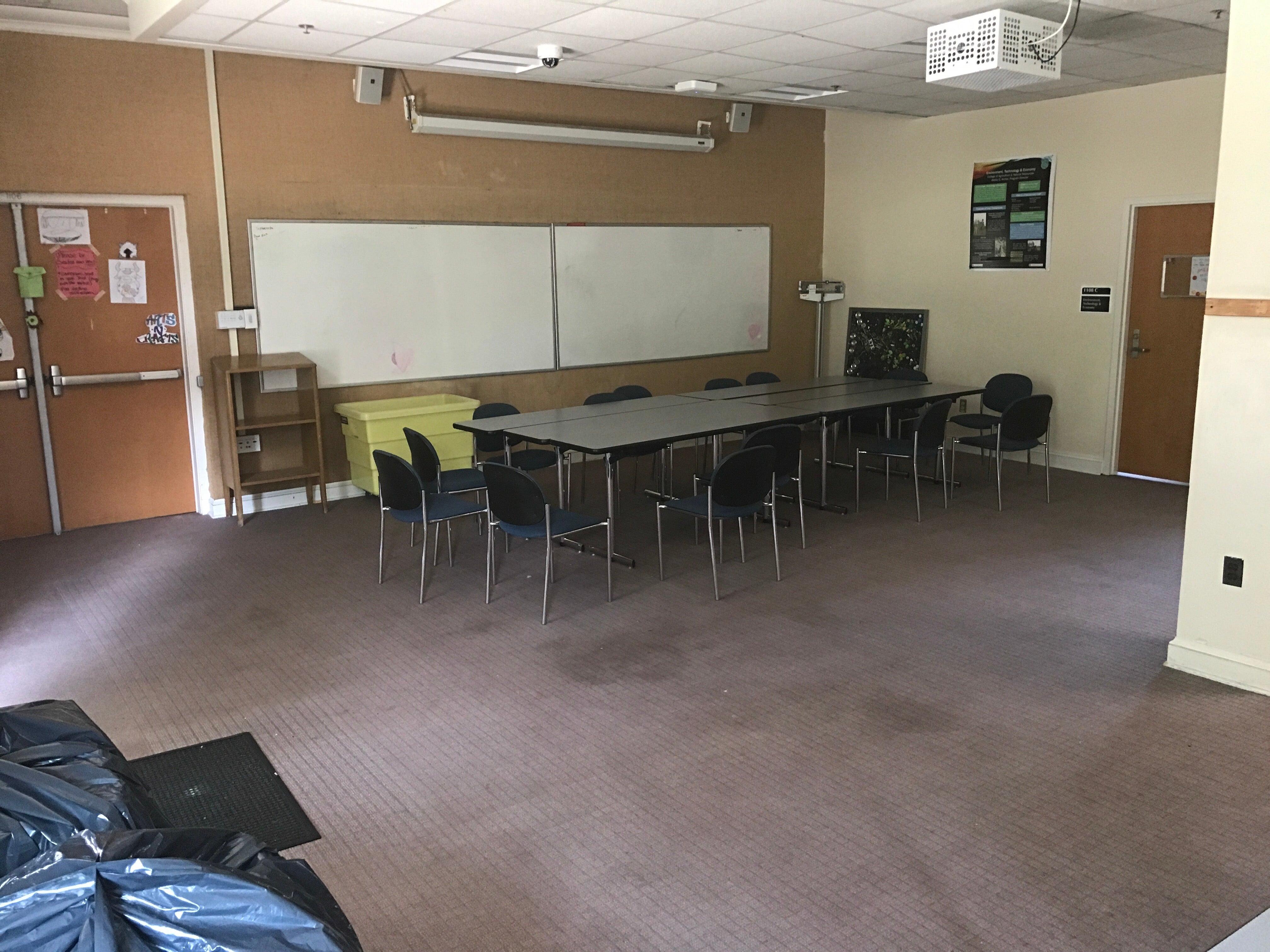 Before photos of Chestertown lounge