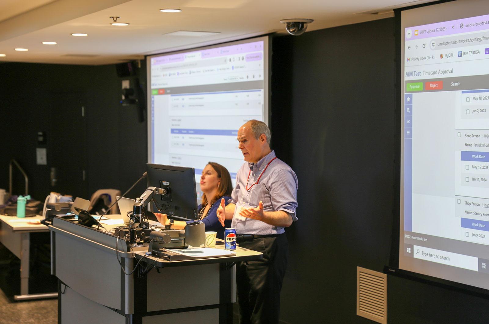 Close up of Kelly Ridings & Patrick Rhodes presenting